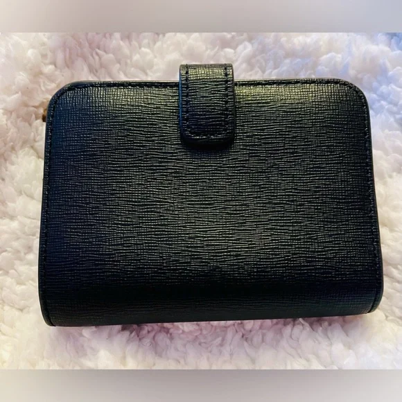 Black Saffiano leather Furla wallet with 8 card slots, in Excellent condition! - Picture 4 of 6